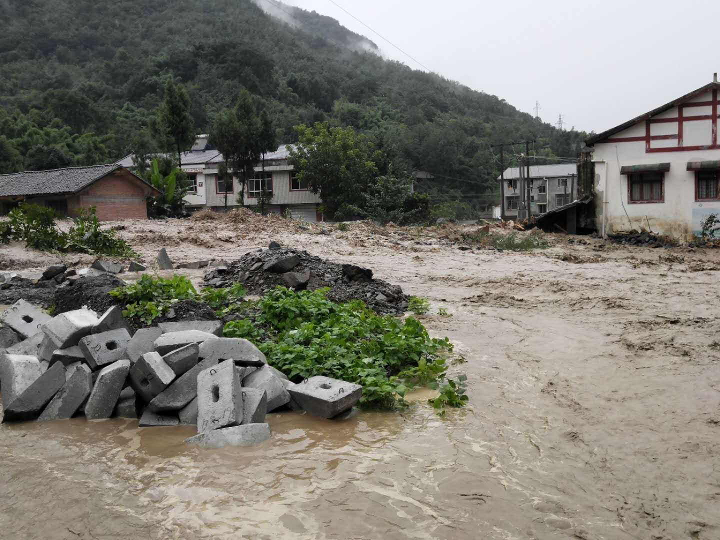 泥石流、山體滑坡等地質(zhì)災(zāi)害時有發(fā)生